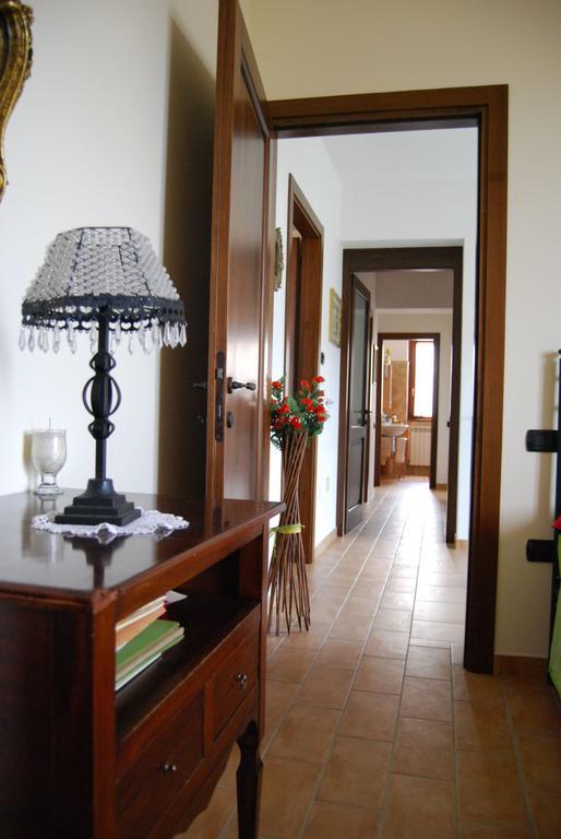 Casale Il Cerqueto Bed & Breakfast Сан Северино Марке Стая снимка